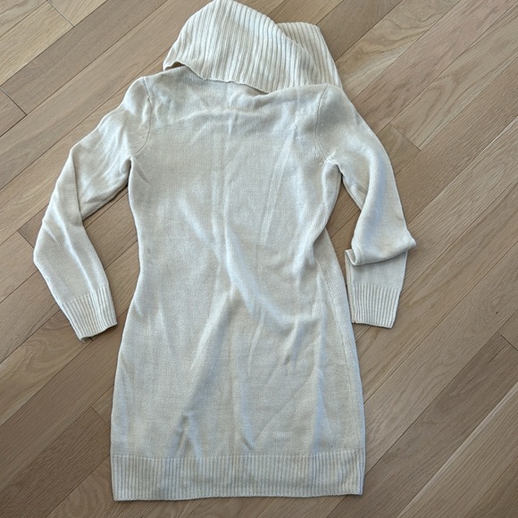 H&M Knit Dress. Size Small - Picture 4 of 5